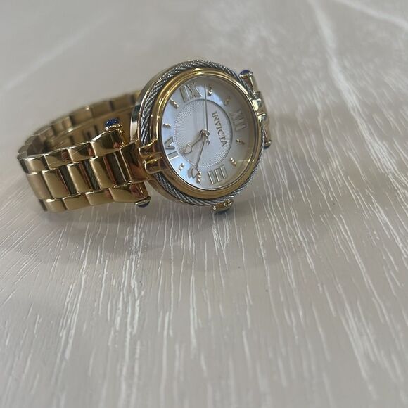 Invicta Bolt Lady Model 29130 - Ladies Watch Quartz - Picture 4 of 7